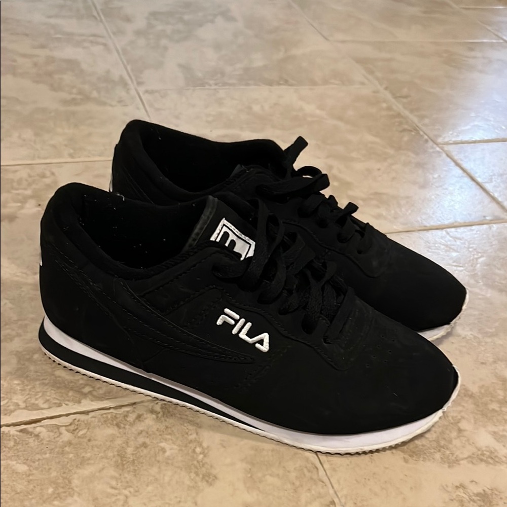 Fila Black Sneakers
